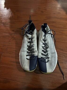 Men's U der Armour Performance Athletic Shoes - White & Navy